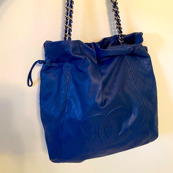 Chanel Large Blue Caviar Drawstring Tote Bag - Picture 3 of 16